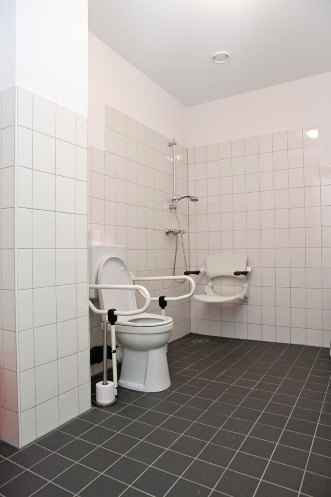 6. Elevadores y ayudas para el inodoro